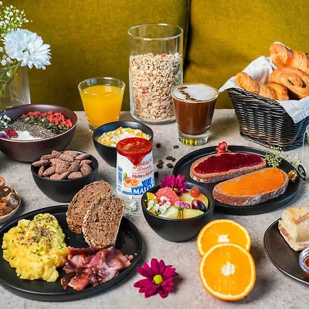 B&B Hotel Bayeux Отель