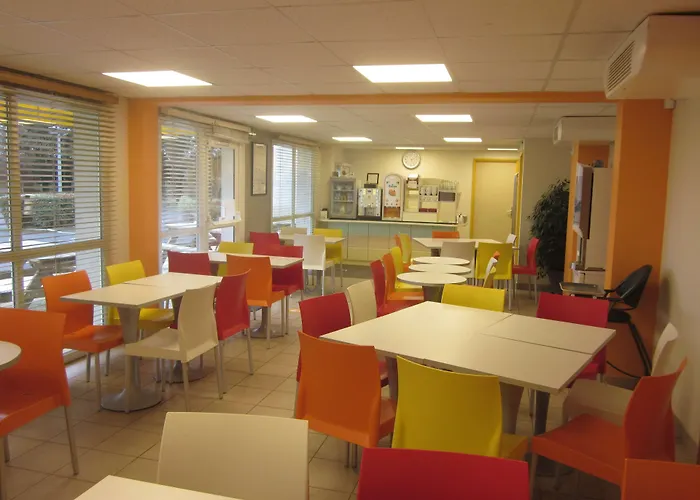 Отель B&B Hotel Bayeux 2*