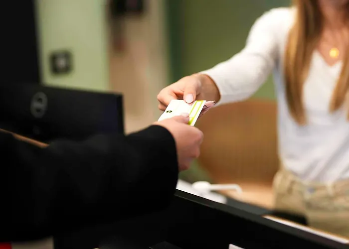 B&B Hotel Bayeux 2* Байе