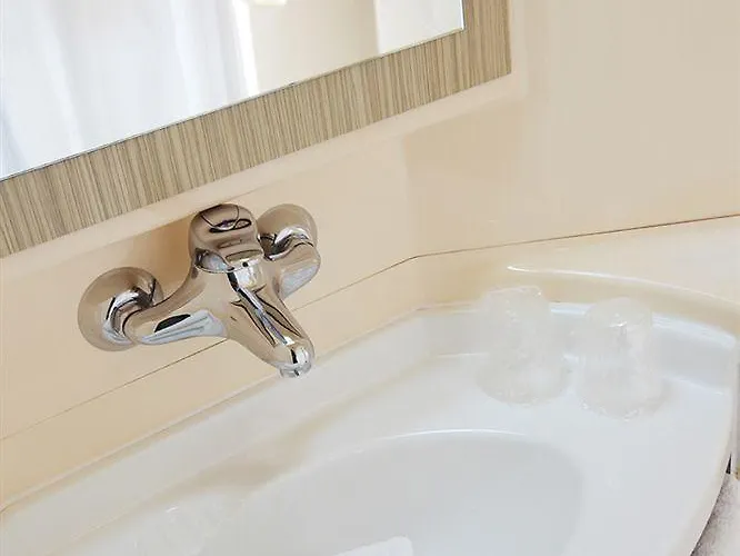 B&B Hotel Bayeux 2* Байе