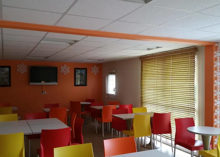 B&B Hotel Bayeux Отель