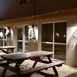 B&B Hotel Bayeux מלון