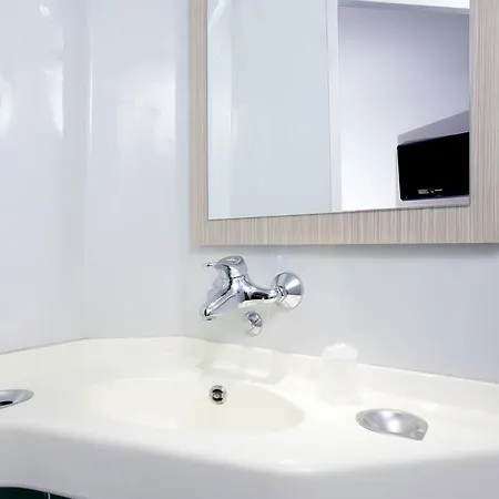 B&B Hotel Bayeux 2*