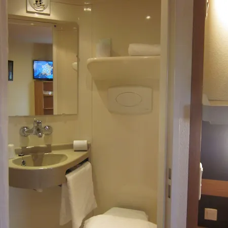 Hotell B&B Hotel Bayeux 2*