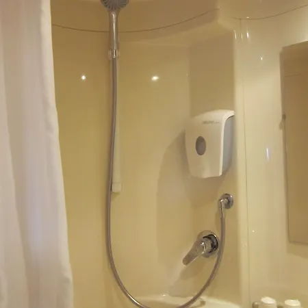 Отель Premiere Classe 2*