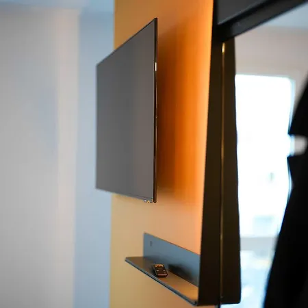 B&B Hotel Bayeux Hotel 2*