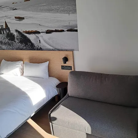 B&B Hotel Bayeux מלון