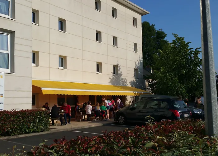 B&B Hotel Bayeux 2* באיו