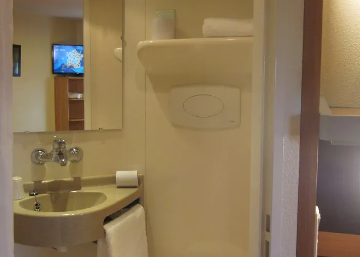 Szálloda B&B Hotel Bayeux 2*