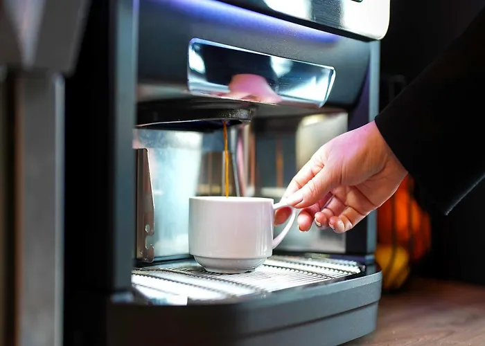 B&B Hotel Bayeux Otel